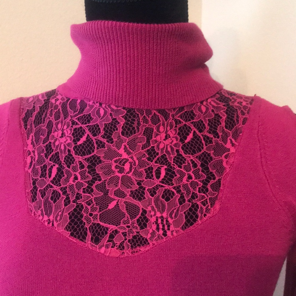 💕Guess  Cold shoulder Turtle neck sweater 💕 - Picture 2 of 8